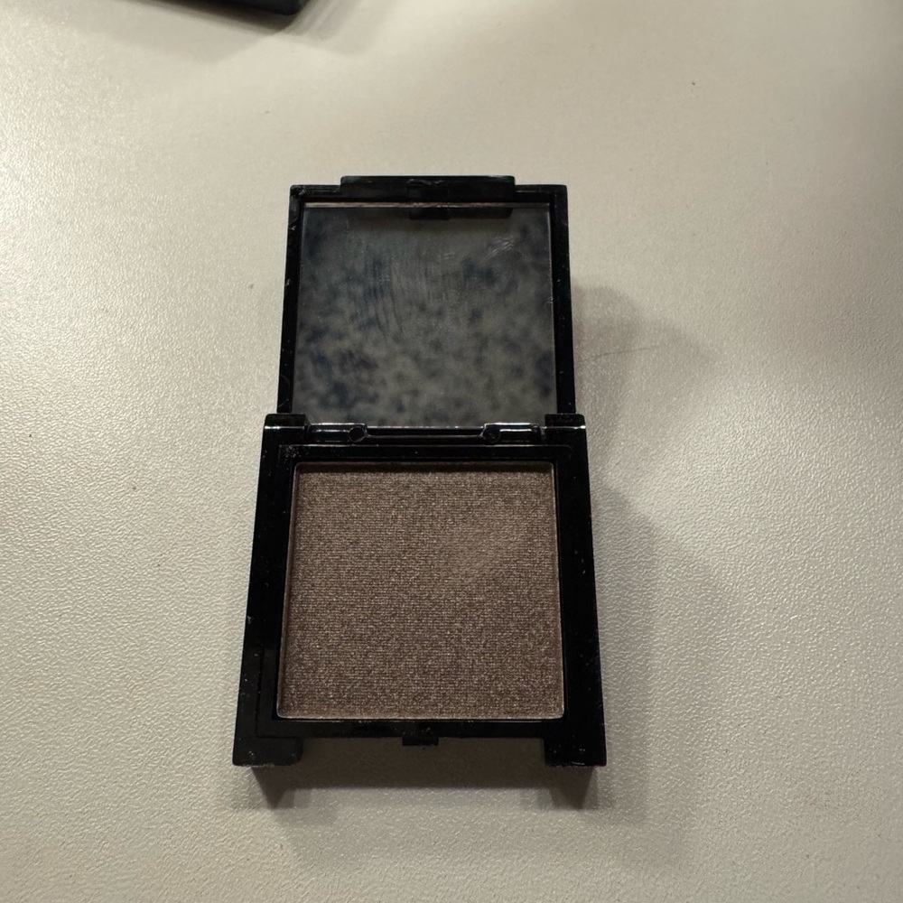 Phase Zero gray Eyeshadow - Picture 2 of 3